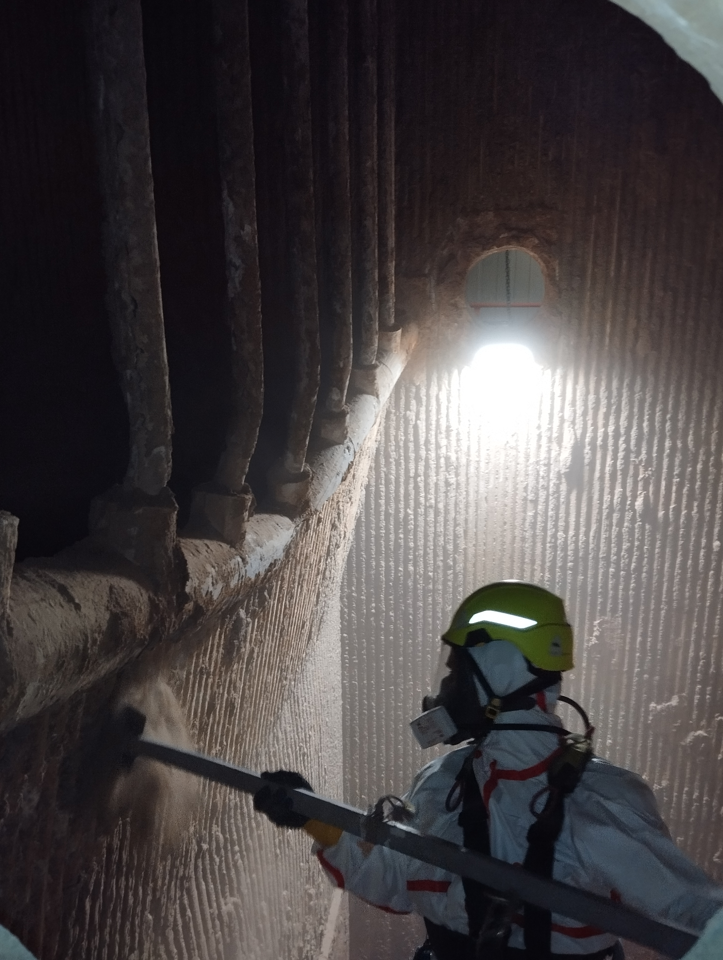 Medio industrial — Gravical, trabajos verticales y arboricultura en Andalucía